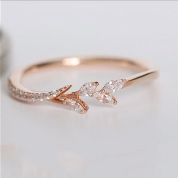 Jewelry - Super cute and delicate ! Filigree Leaf 🍁 Ring